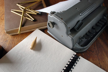 Braille machine writing - obrazy, fototapety, plakaty