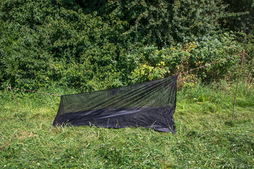 Insektenschutz Zelt auf Wiese