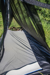 Insektenschutz Ein-Mann-Zelt offen, mit Schlafmatte