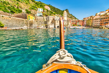 boat to Vernazza