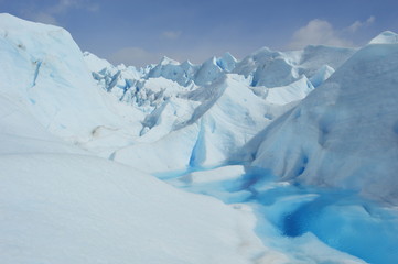 Fototapeta na wymiar dentro del glaciar 