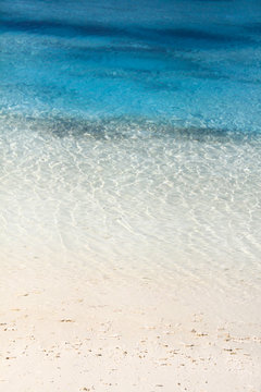 Maldives Island Resort White Sand Beach and Turquoise Water .