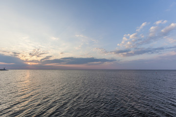 Fototapeta na wymiar colorful sunset on the sea 