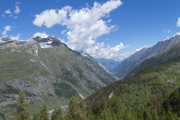 Obraz na płótnie Canvas Mountain landscape, in the Pennine Alps in the canton of Valais