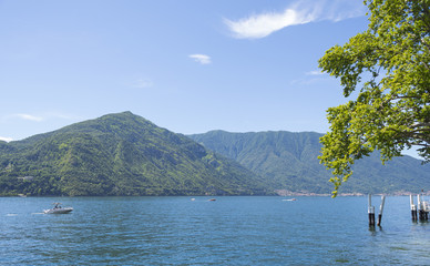 Fototapeta na wymiar View of Lake Como (northern Italy) in a sunny day