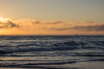 Obraz na płótnie Canvas Cannon Beach, OR Sunset