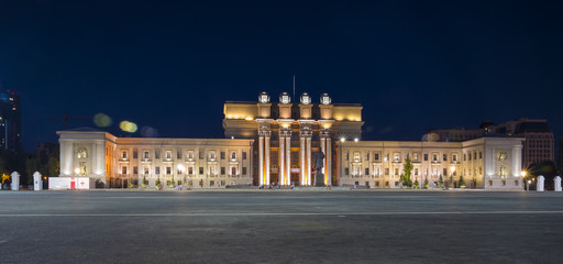 Fototapeta na wymiar Opera and ballet building on Kuibyshev square in Samara, Russia. The summer evening of 1 August 2018