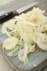 preparing peeled onios