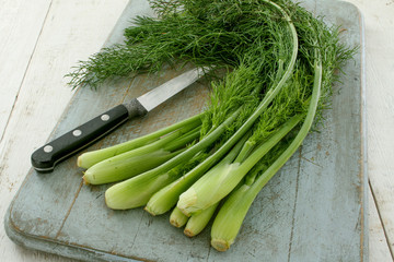 preparing baby fennel
