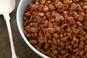 loose breakfast cereal in bowl