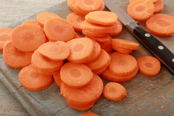 preparing fresh carrots