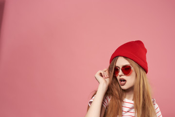 place free teen woman in hat with glamor glasses