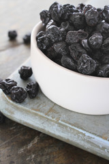 preparing fresh blueberries