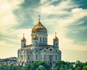 Fototapeta na wymiar Church of Christ the Savior in Moscow, Russia
