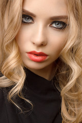 Naklejka premium Luxury woman portrait with perfect hair and make-up blonde