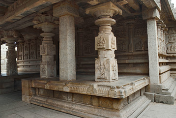 Carved pillars and the carviings on the outer wall of the entrance to the main shrine, Hazara Rama Temple
