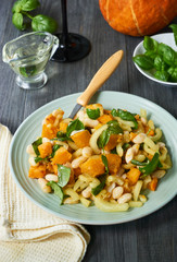 Salad with baked pumpkin, beans and bell peppers