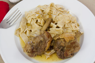 manchons de canard et pâtes