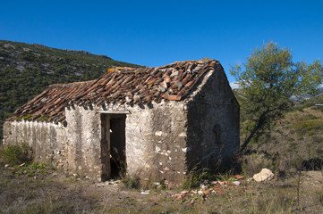 Fototapeta na wymiar old stone house in Spain