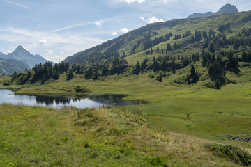 Fototapeta na wymiar Kalbelesee, Hochtannbergpass, im Vorarlberg, Österreich