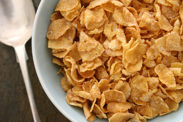loose breakfast cereal in bowl