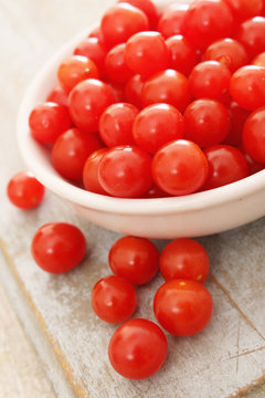 baby tomato tomberries