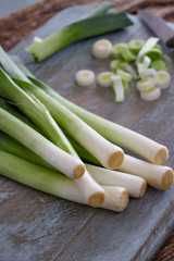 preparing fresh leeks