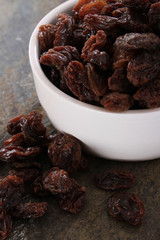 dried raisins in dish