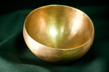 Singing bowl for aura and bio-field recovery from metals