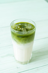 iced matcha green tea latte