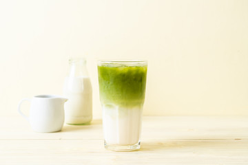 iced matcha green tea latte