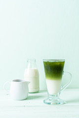 iced matcha green tea latte