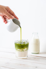 iced matcha green tea latte