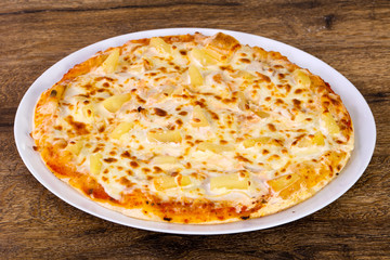 Pineapple pizza with cheese
