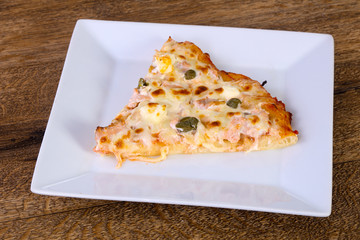 Pizza with salmon and capers