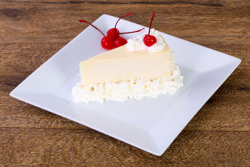 Cheesecake with cream