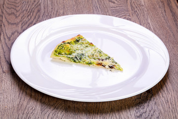 Pizza with pesto