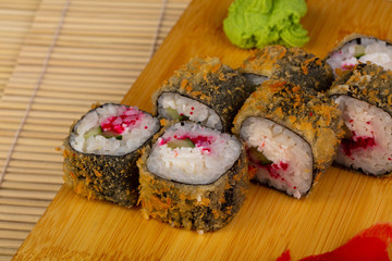 Fried caviar roll