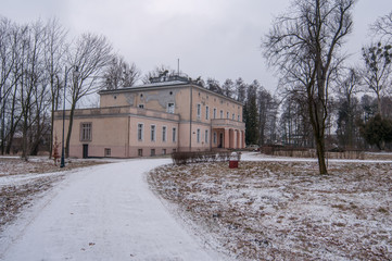 Fototapeta na wymiar Palace under the snow, winter in Poland