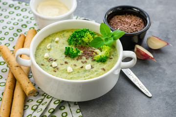 Broccoli soup puree.