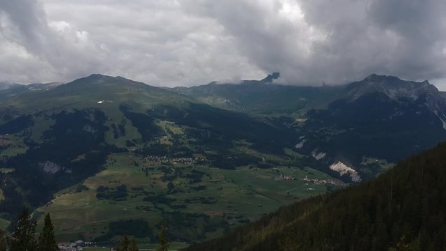 Wandering on the top of Parc Ela