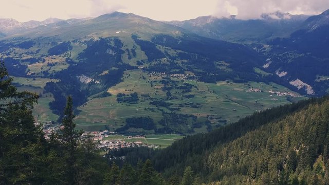 Wandering on the top of Parc Ela