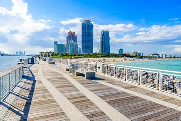 Foto op Plexiglas Pier South Pointe Park en Pier op South Beach van Miami Beach. Paradijs en tropische kust van Florida. VS.