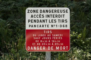 pancarte zone dangereuse