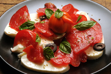 Insalata caprese Cucina italiana Amanida Salade  Կապրեզե Italian cuisine Капрезе la インサラータ・カプレーゼ سلطة كابريزي ensalada Italienische Küche 