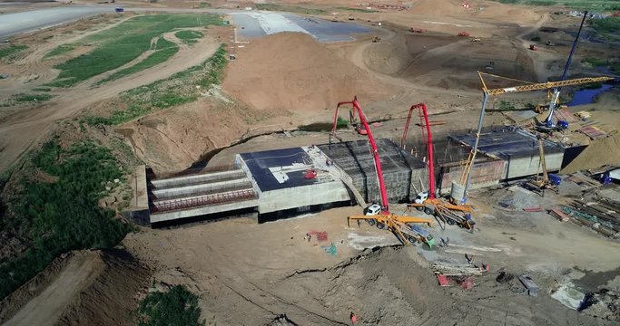 Construction of a monolithic structure