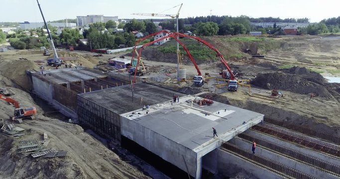 Construction of a monolithic structure