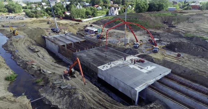 Construction of a monolithic structure
