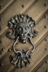  Alter Türklopfer als Maske