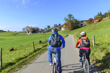Radtour im herbstlichen Oberbayern bei Aidling